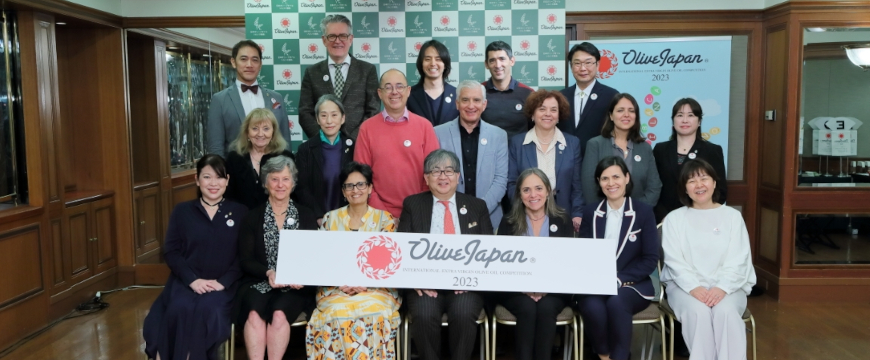 Olive Japan judges from the 2023 competition posing for a photo together
