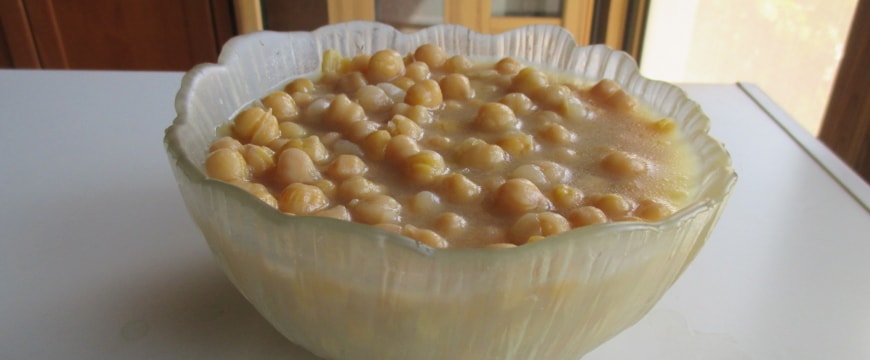 chickpeas in a glass flower-shaped bowl